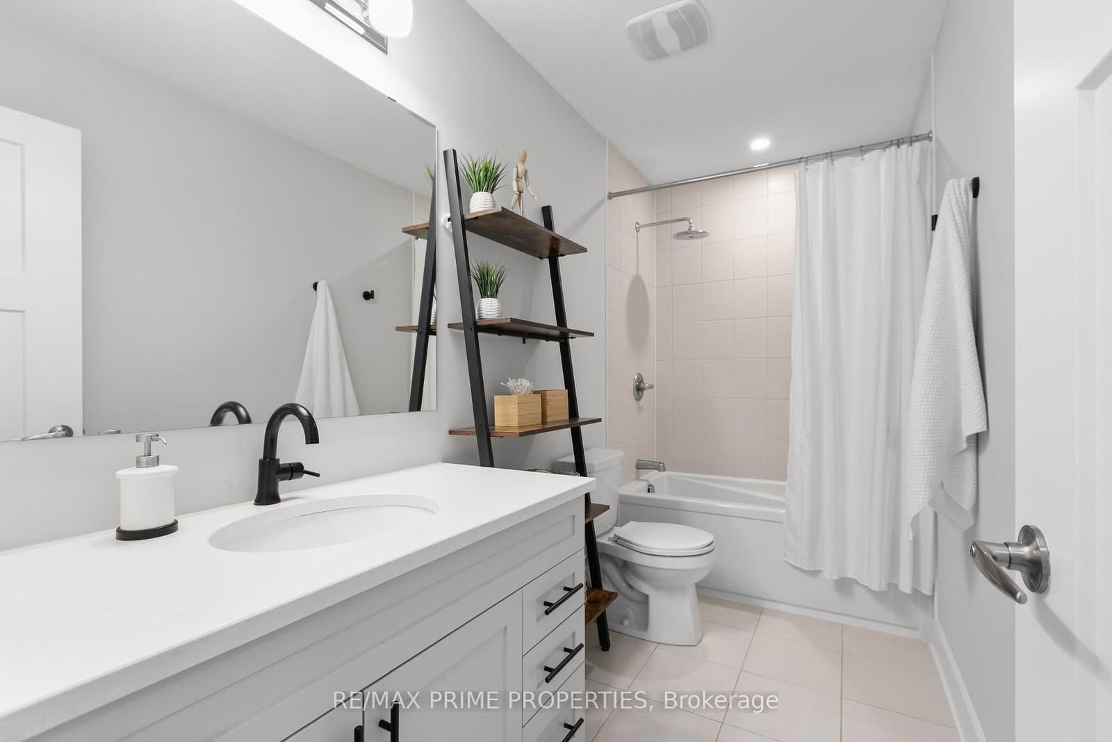 148 Aubrais Crescent thumbnail 22