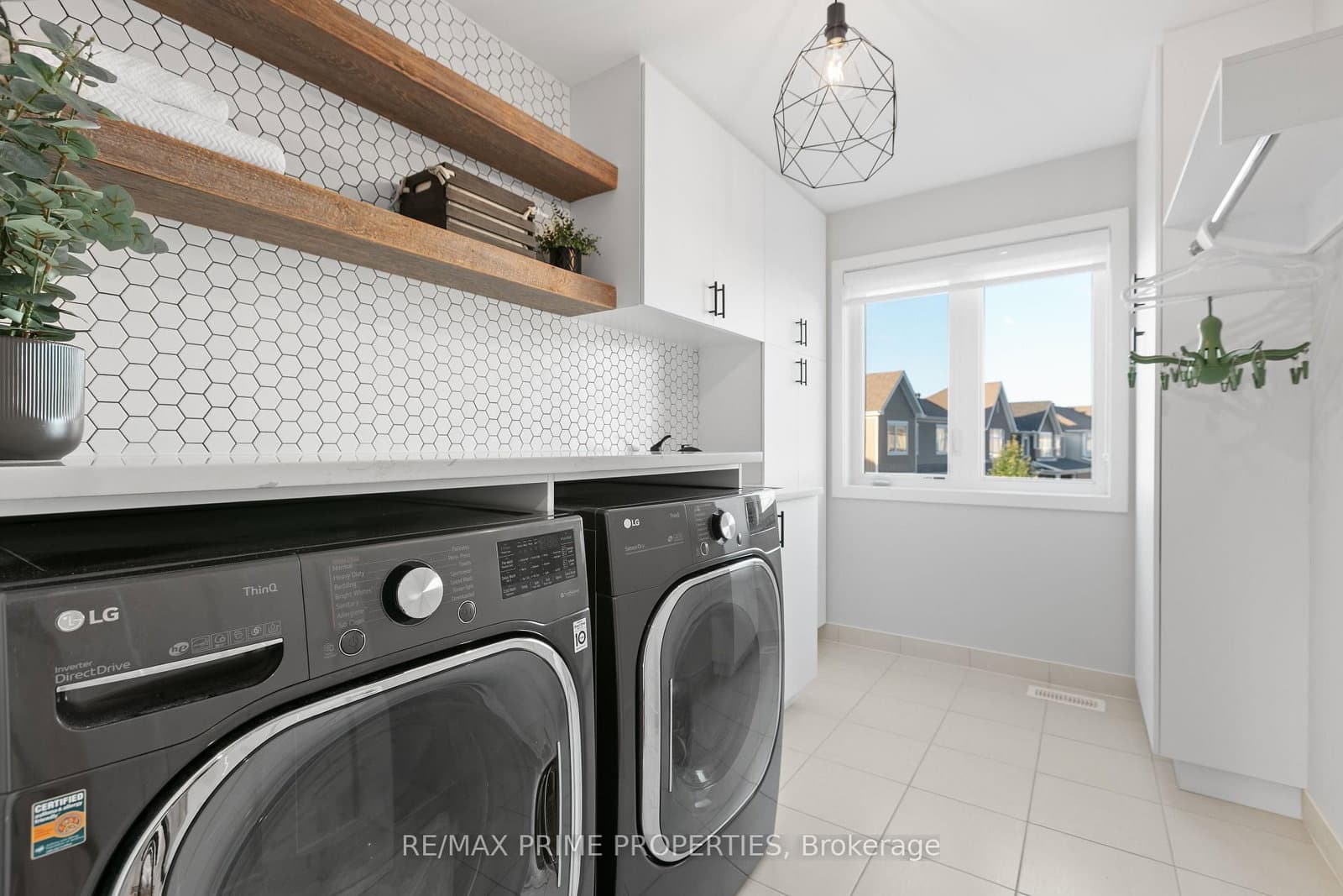 148 Aubrais Crescent thumbnail 25
