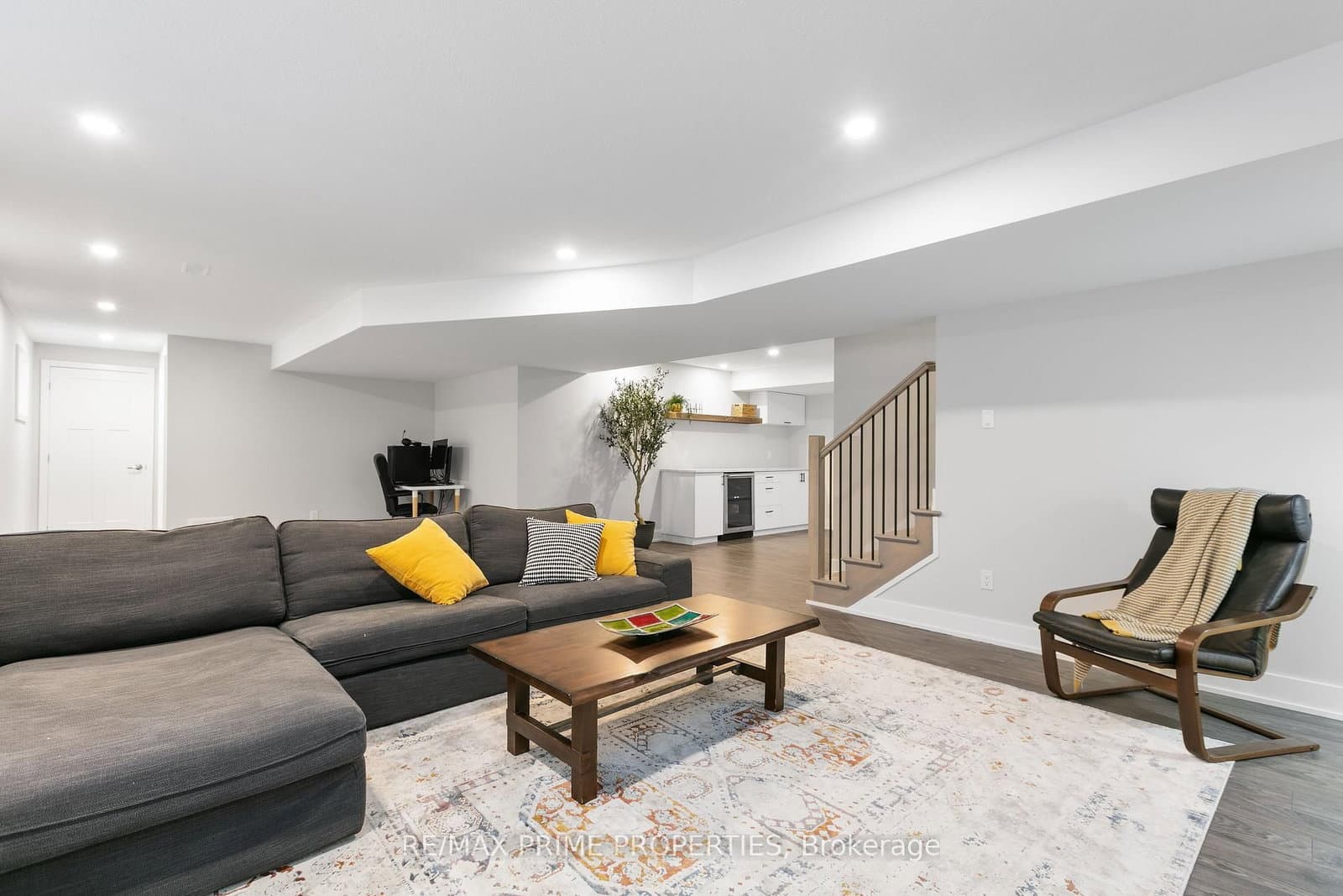 148 Aubrais Crescent thumbnail 29