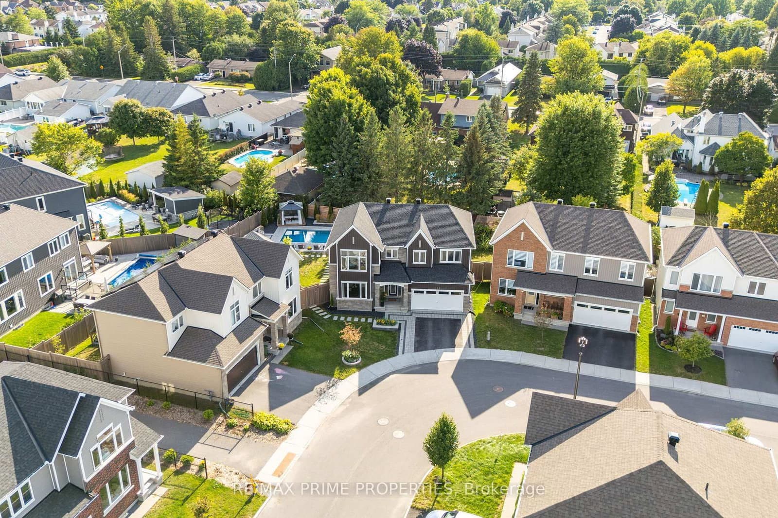 148 Aubrais Crescent thumbnail 43