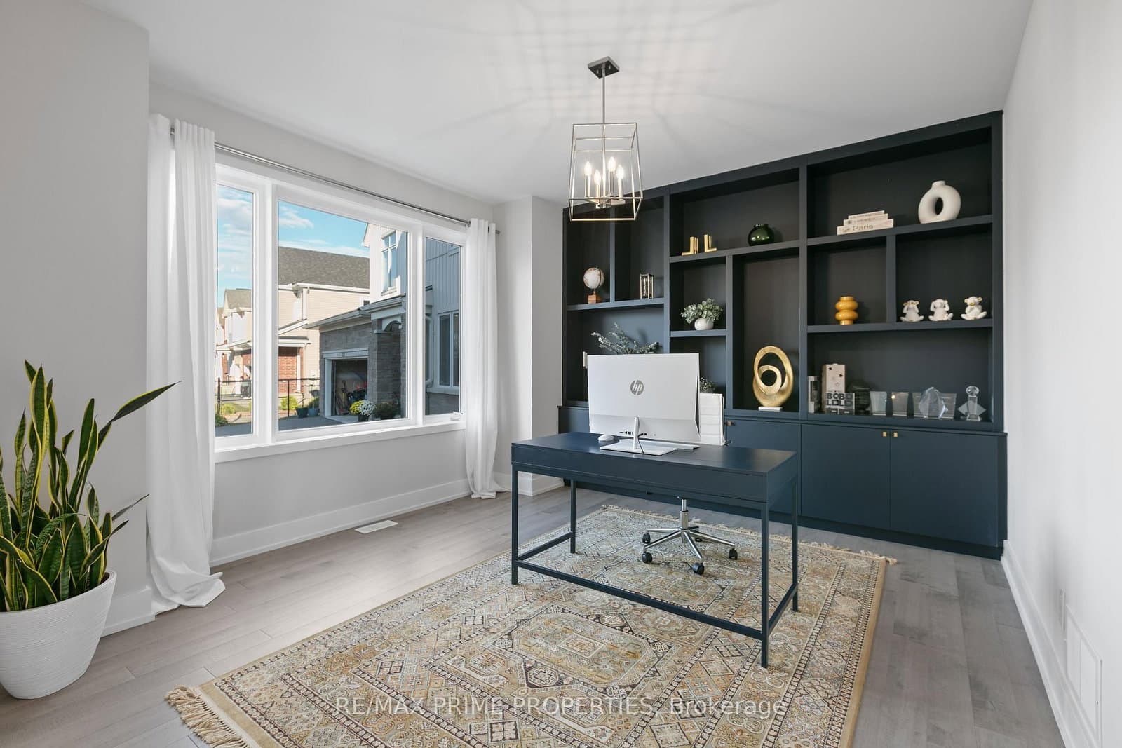148 Aubrais Crescent thumbnail 5