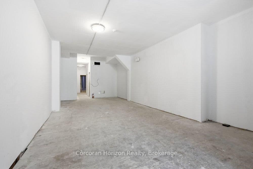 55 John Street S, Unit Main thumbnail 5