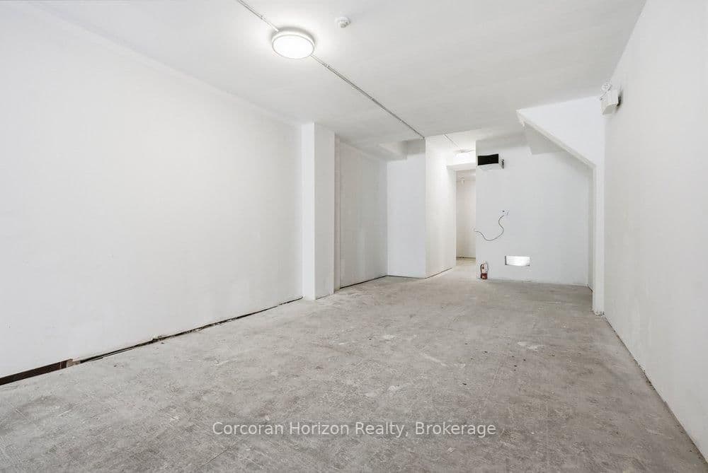 55 John Street S, Unit Main thumbnail 6