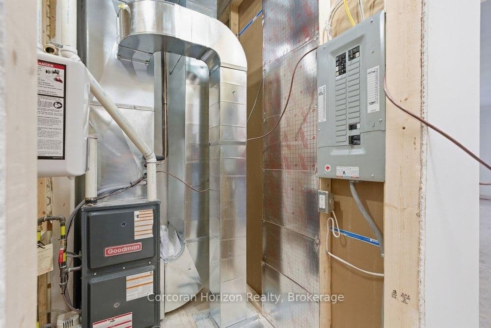 55 John Street S, Unit Main thumbnail 9