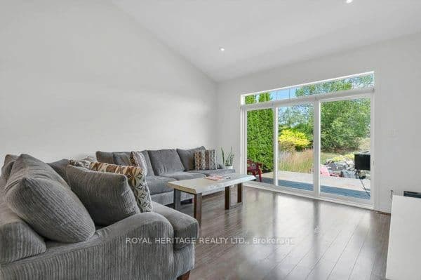 4 Kingfisher Drive thumbnail 13