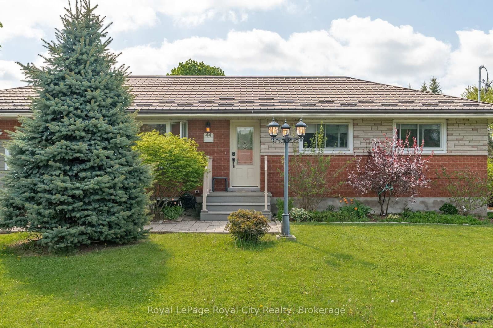 44 Ridgeway Avenue thumbnail 4