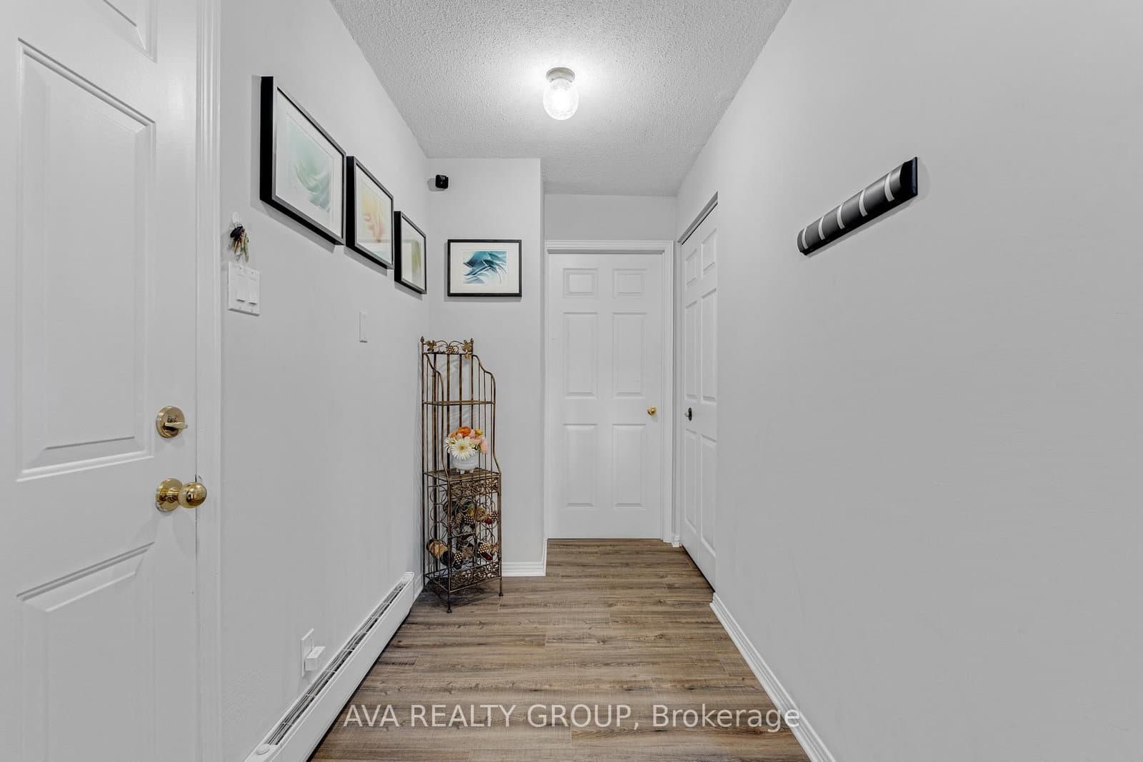106 Stratas Court N thumbnail 10