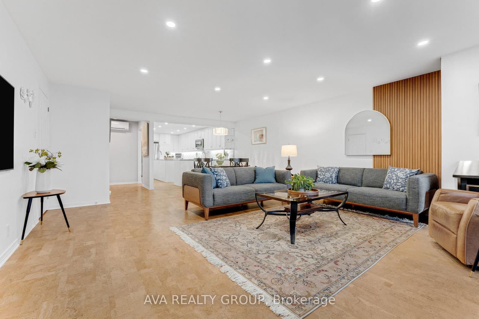 106 Stratas Court N thumbnail 15