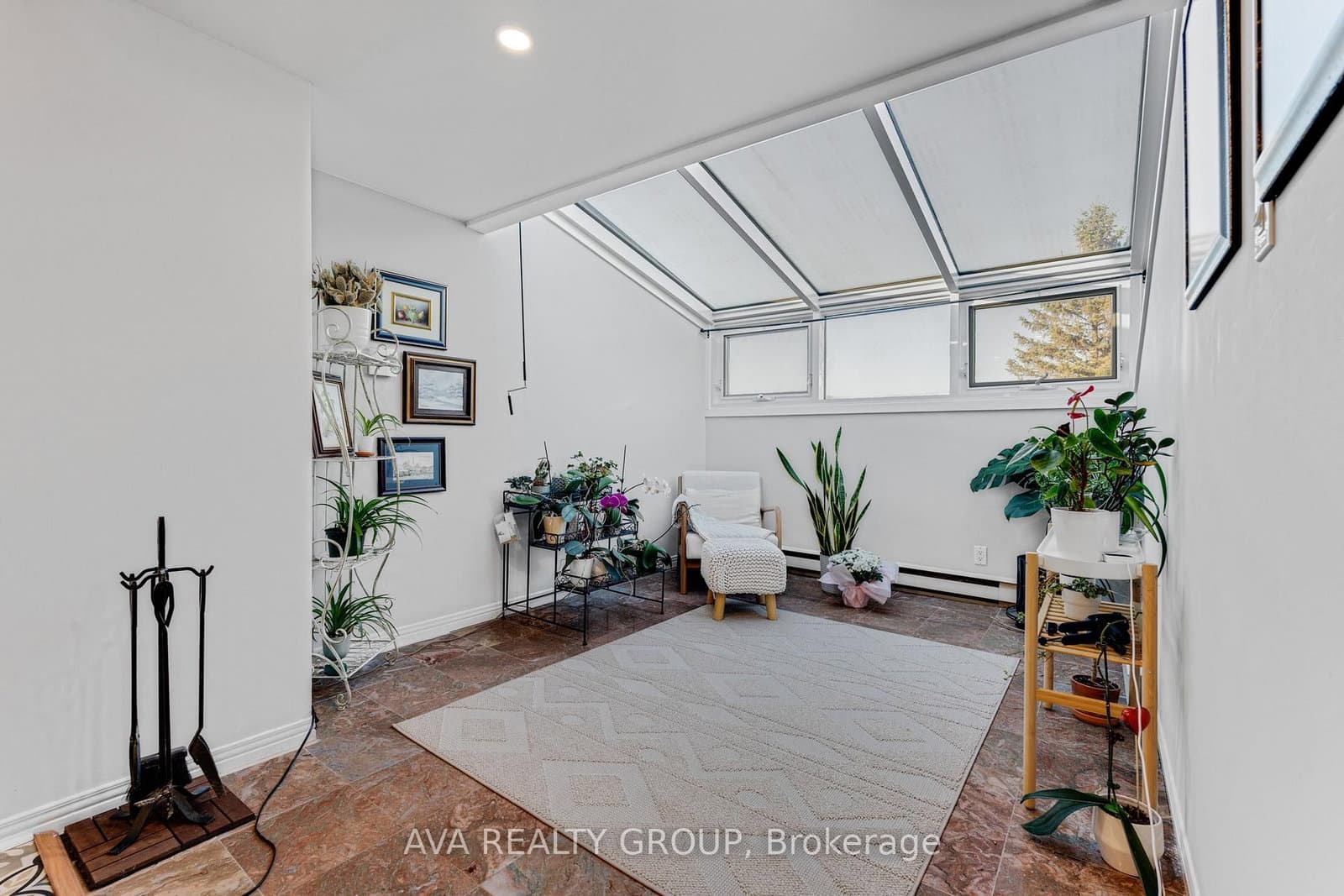 106 Stratas Court N thumbnail 16