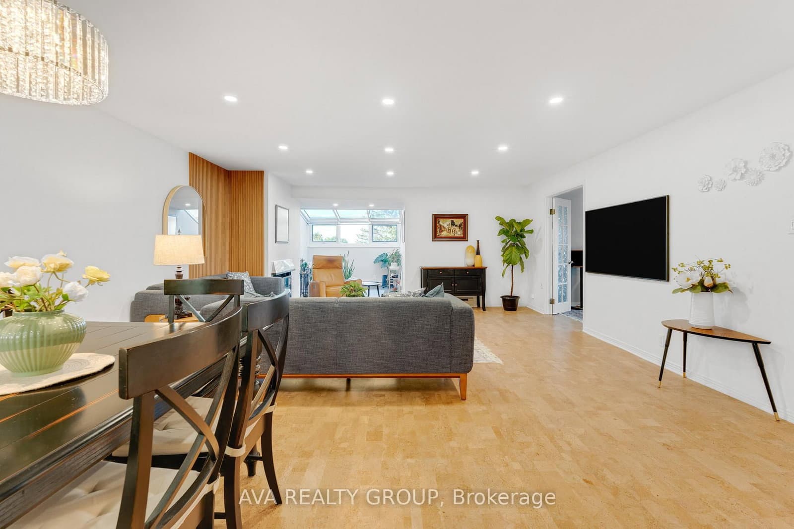 106 Stratas Court N thumbnail 21