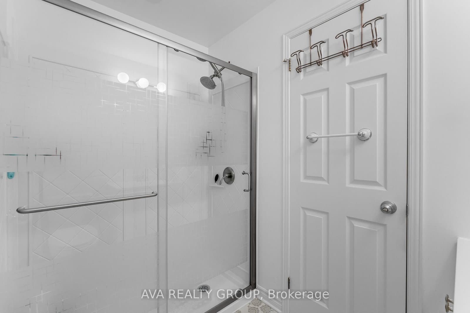 106 Stratas Court N thumbnail 29