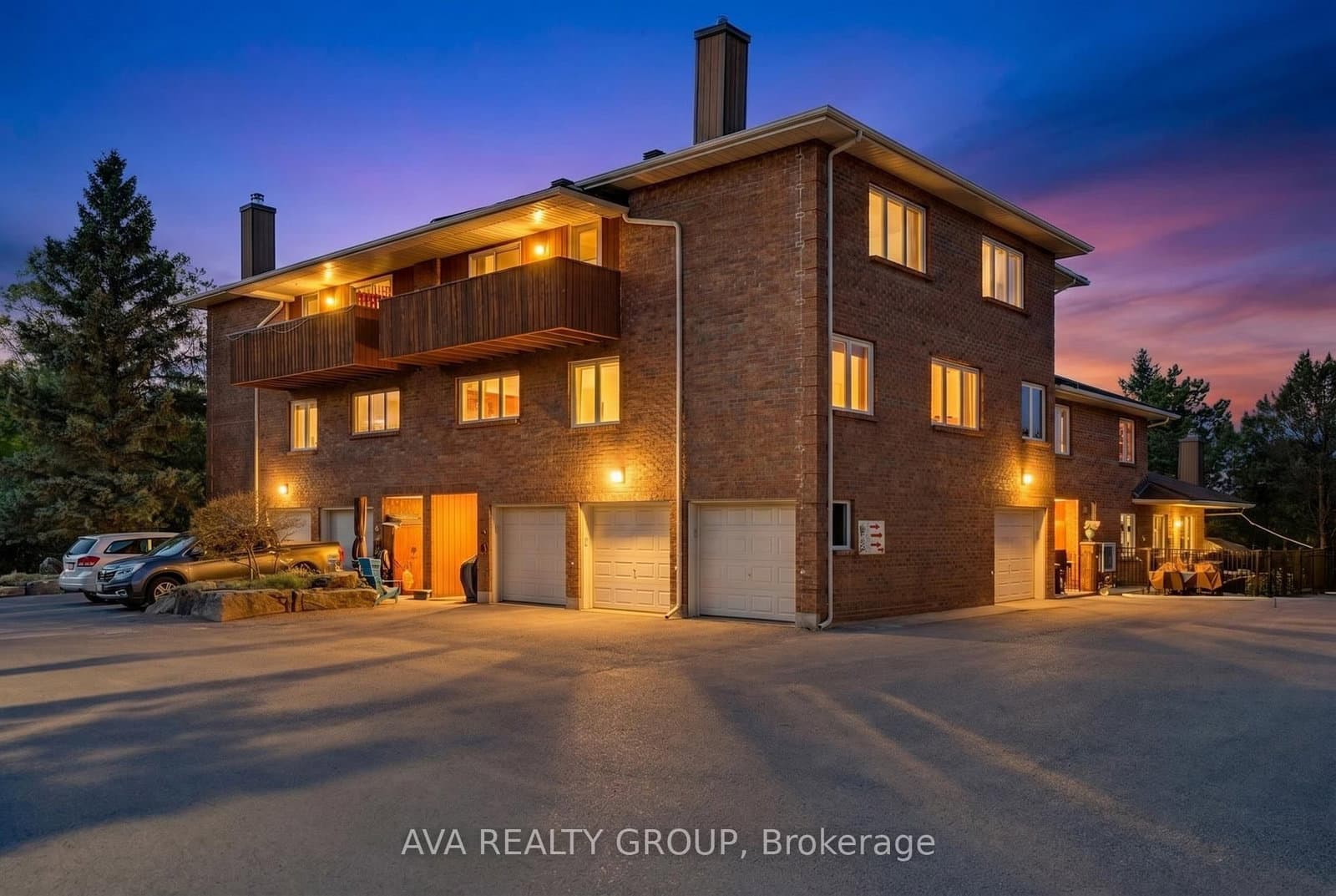 106 Stratas Court N thumbnail 31