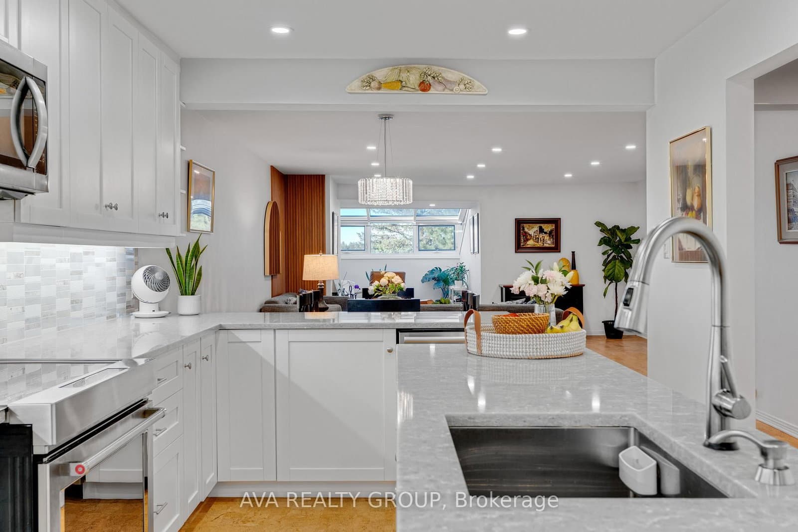 106 Stratas Court N thumbnail 7