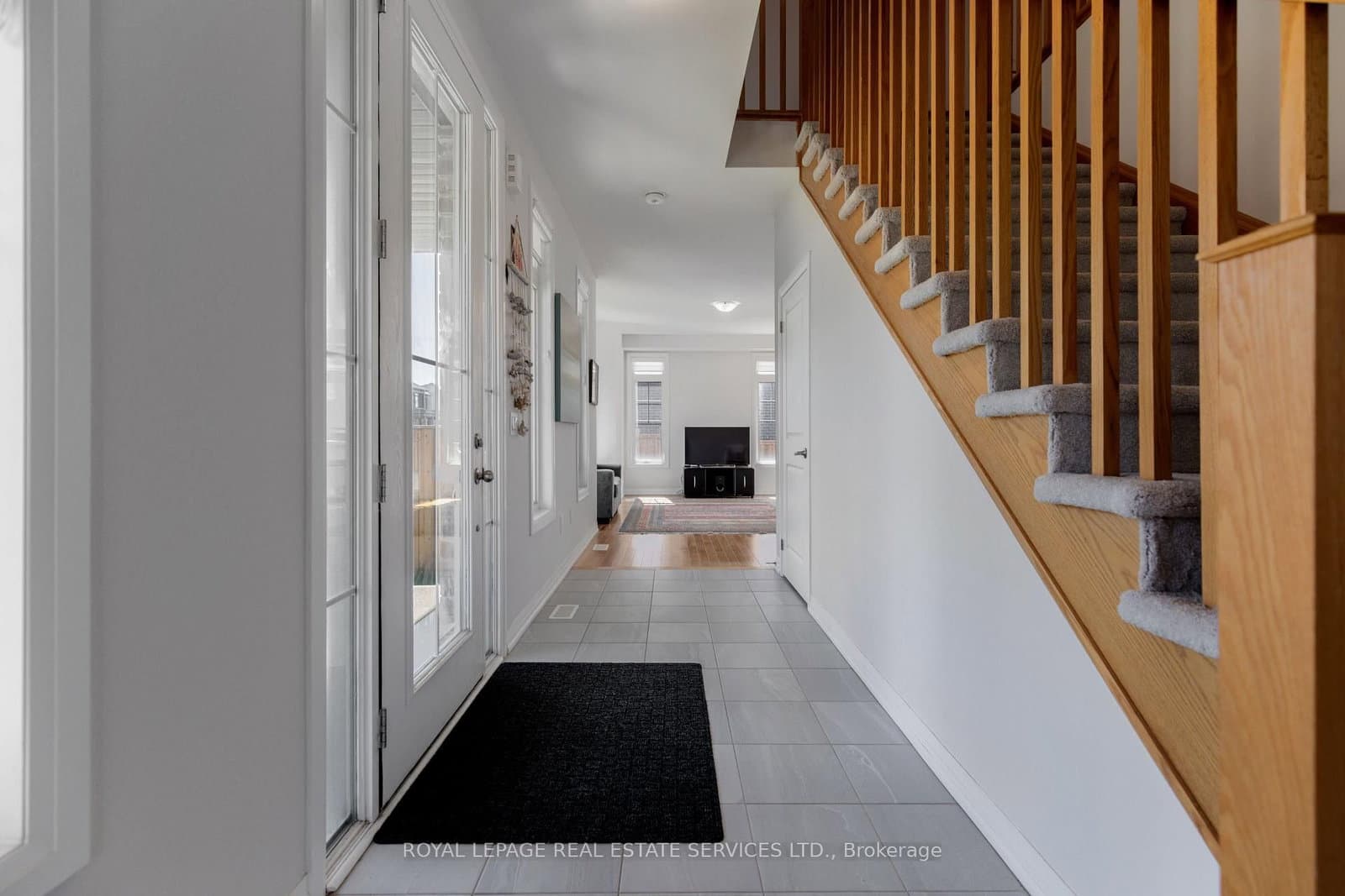 256 Rosebury Way thumbnail 4