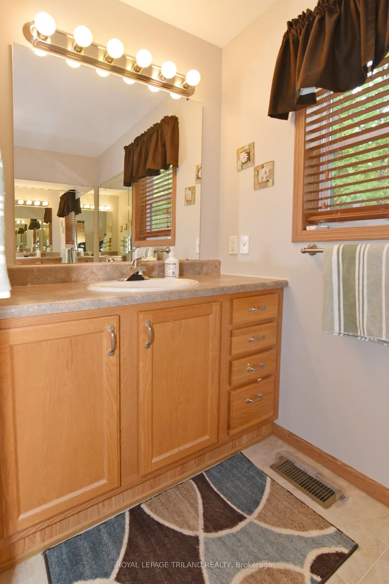 9385 IPPERWASH Road, Unit 15 thumbnail 18