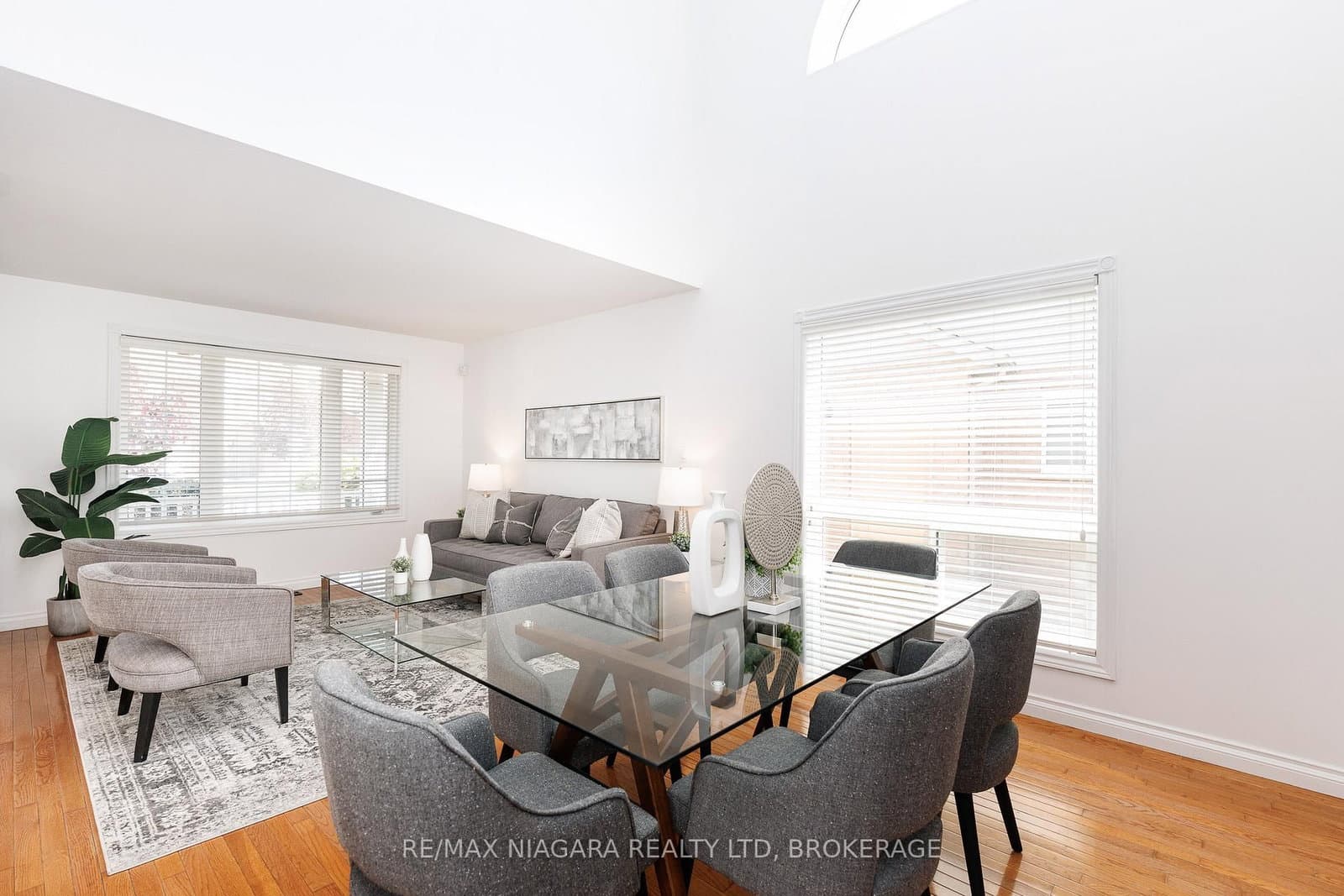 47 Honey Locust Circle thumbnail 12