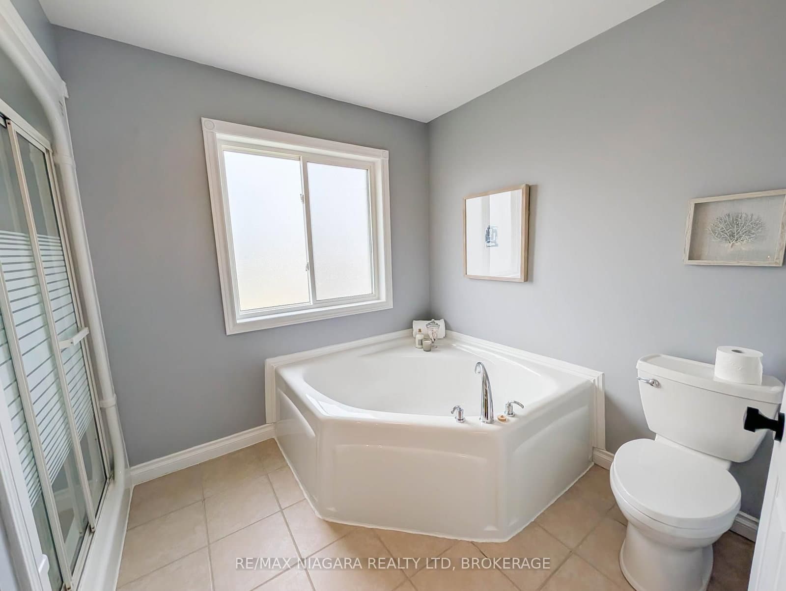 47 Honey Locust Circle thumbnail 30