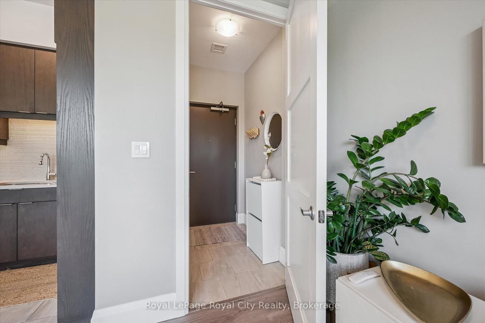63 Arthur Street S, Unit 103 thumbnail 5