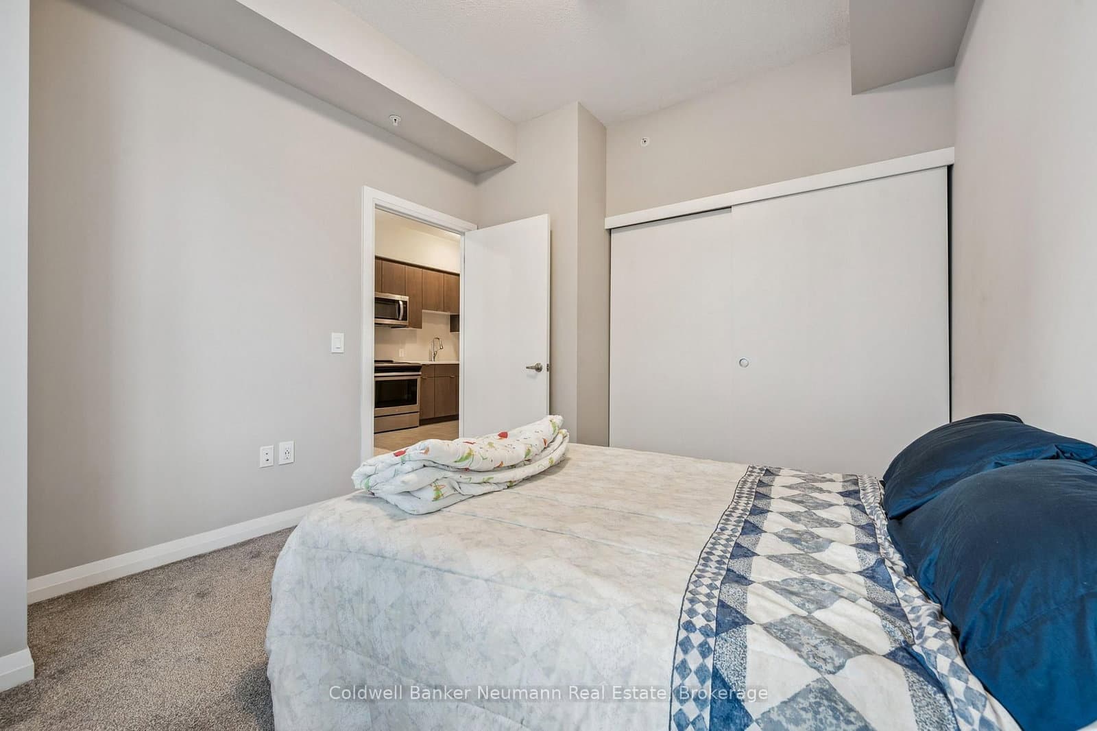 73 Arthur Street S, Unit 410 thumbnail 18