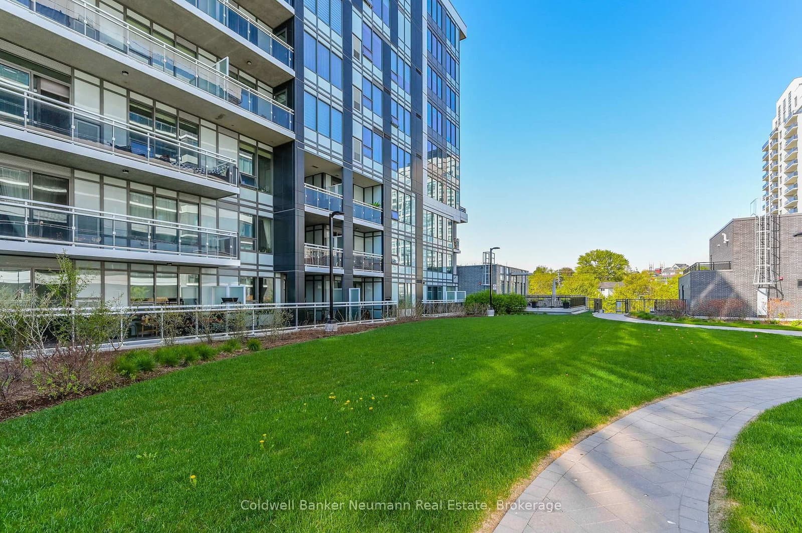 73 Arthur Street S, Unit 410 thumbnail 29