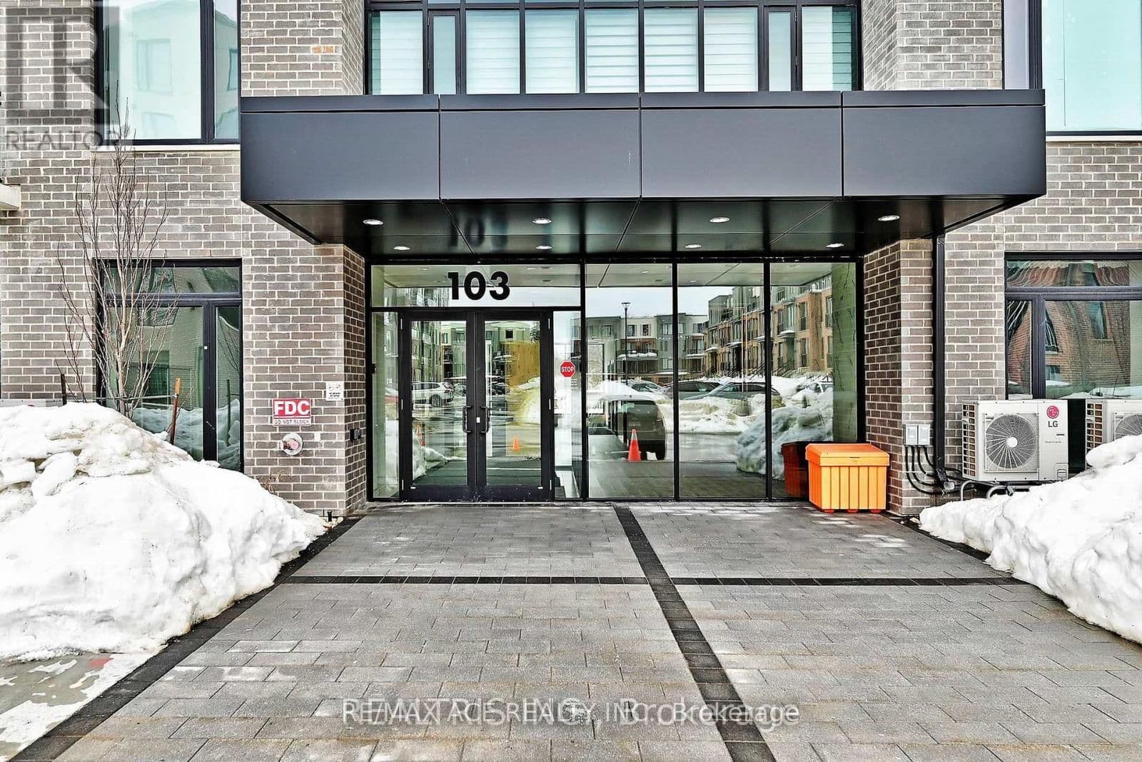 103 Roger Street, Unit 601 thumbnail 3