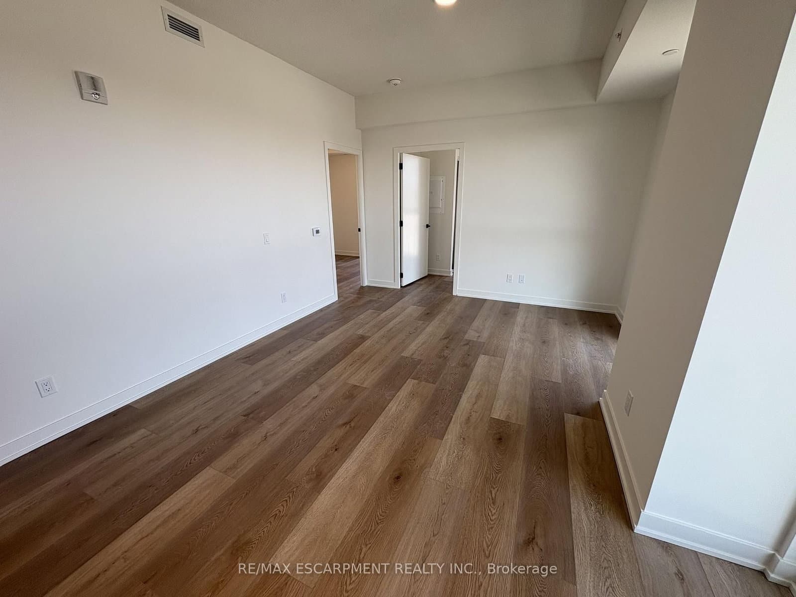 33 Erie Avenue, Unit 307 thumbnail 3
