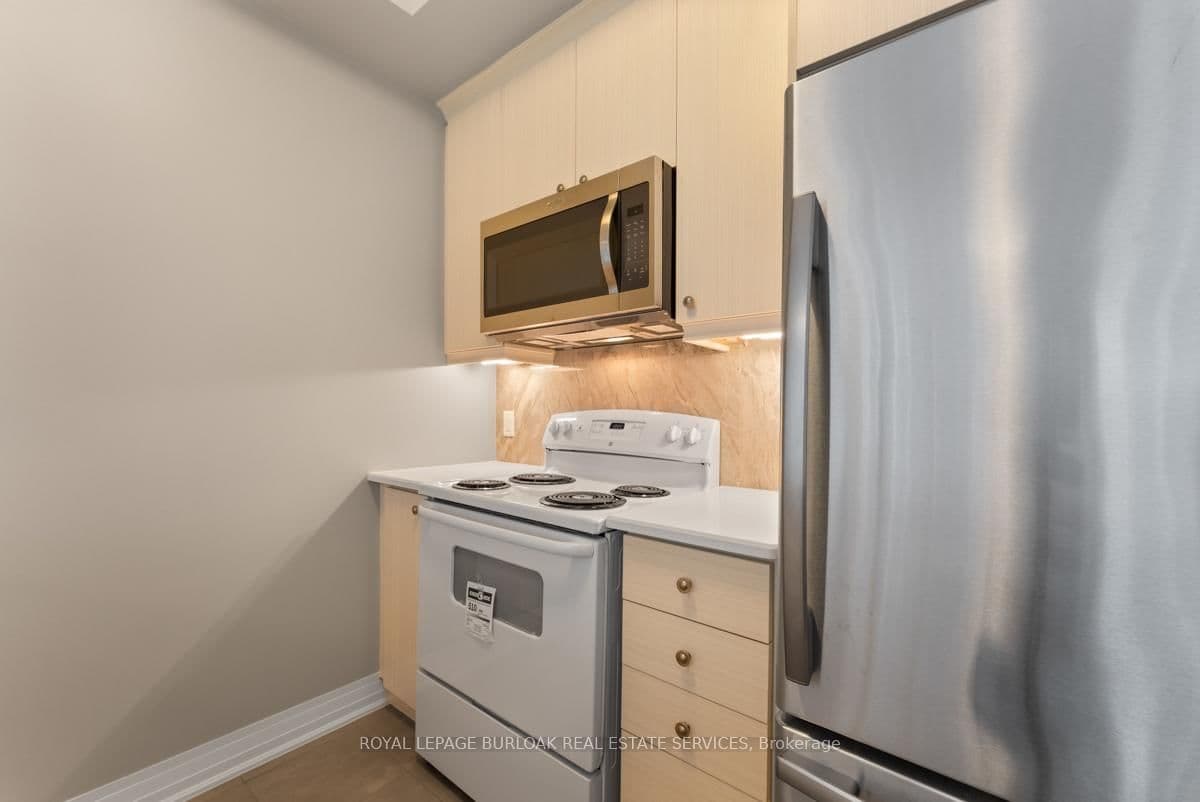 10 Concord Place, Unit 213 thumbnail 13