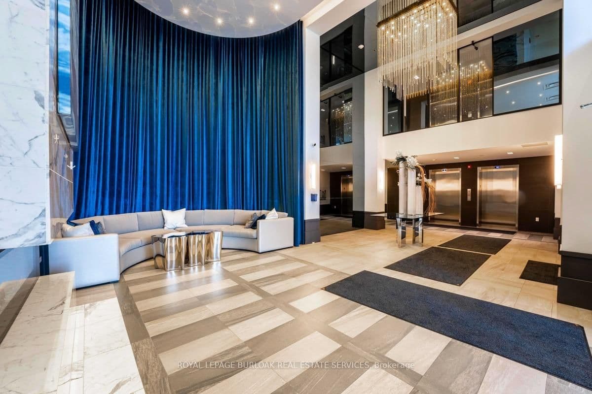 10 Concord Place, Unit 213 thumbnail 7
