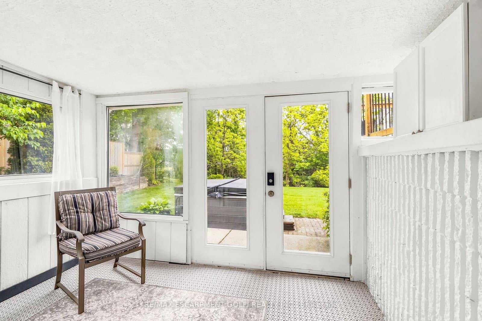14 Leslie Drive thumbnail 35