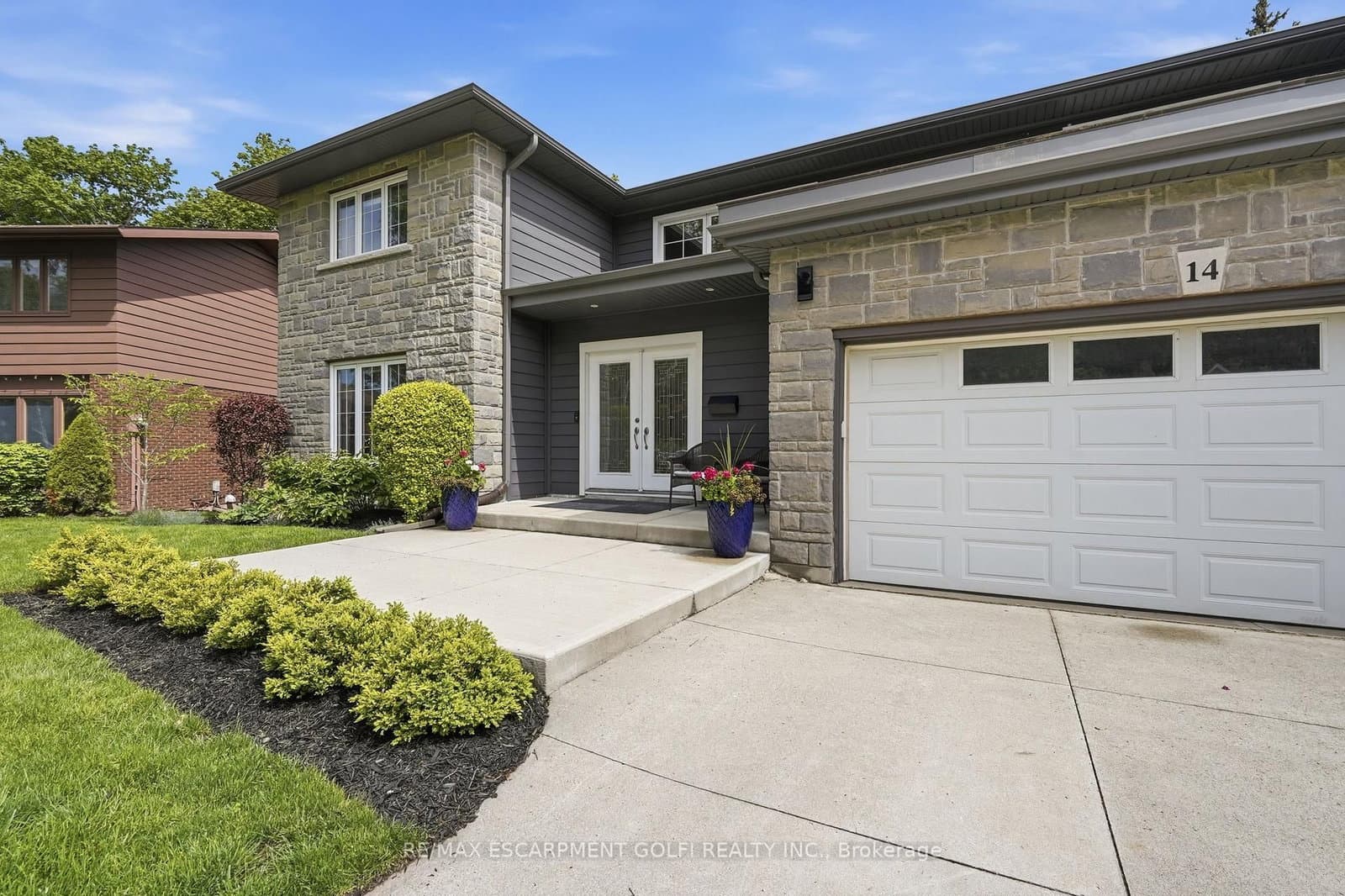 14 Leslie Drive thumbnail 4