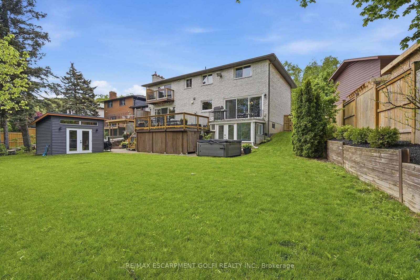 14 Leslie Drive thumbnail 43
