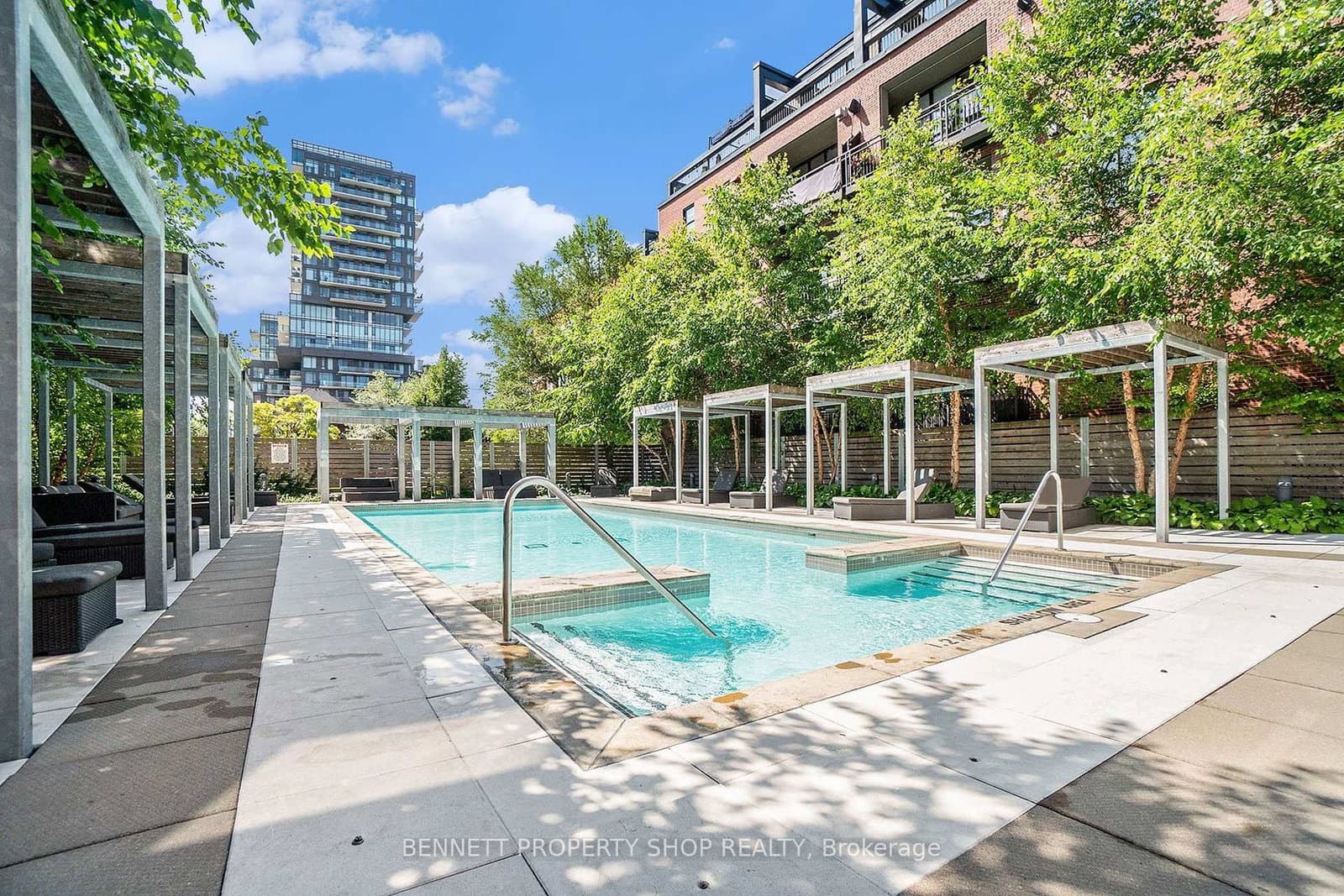 360 McLeod Street, Unit 507 thumbnail 2