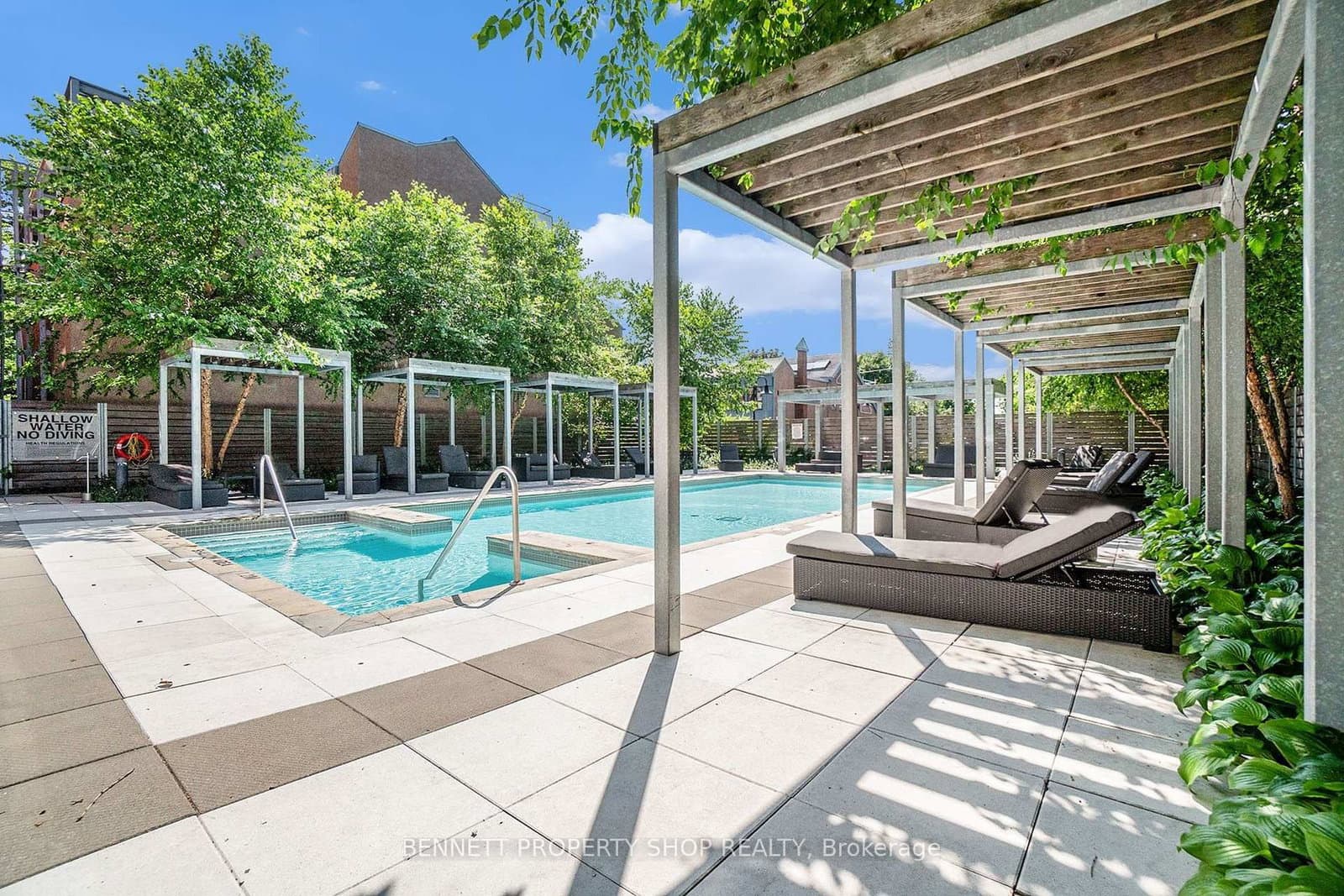 360 McLeod Street, Unit 507 thumbnail 3