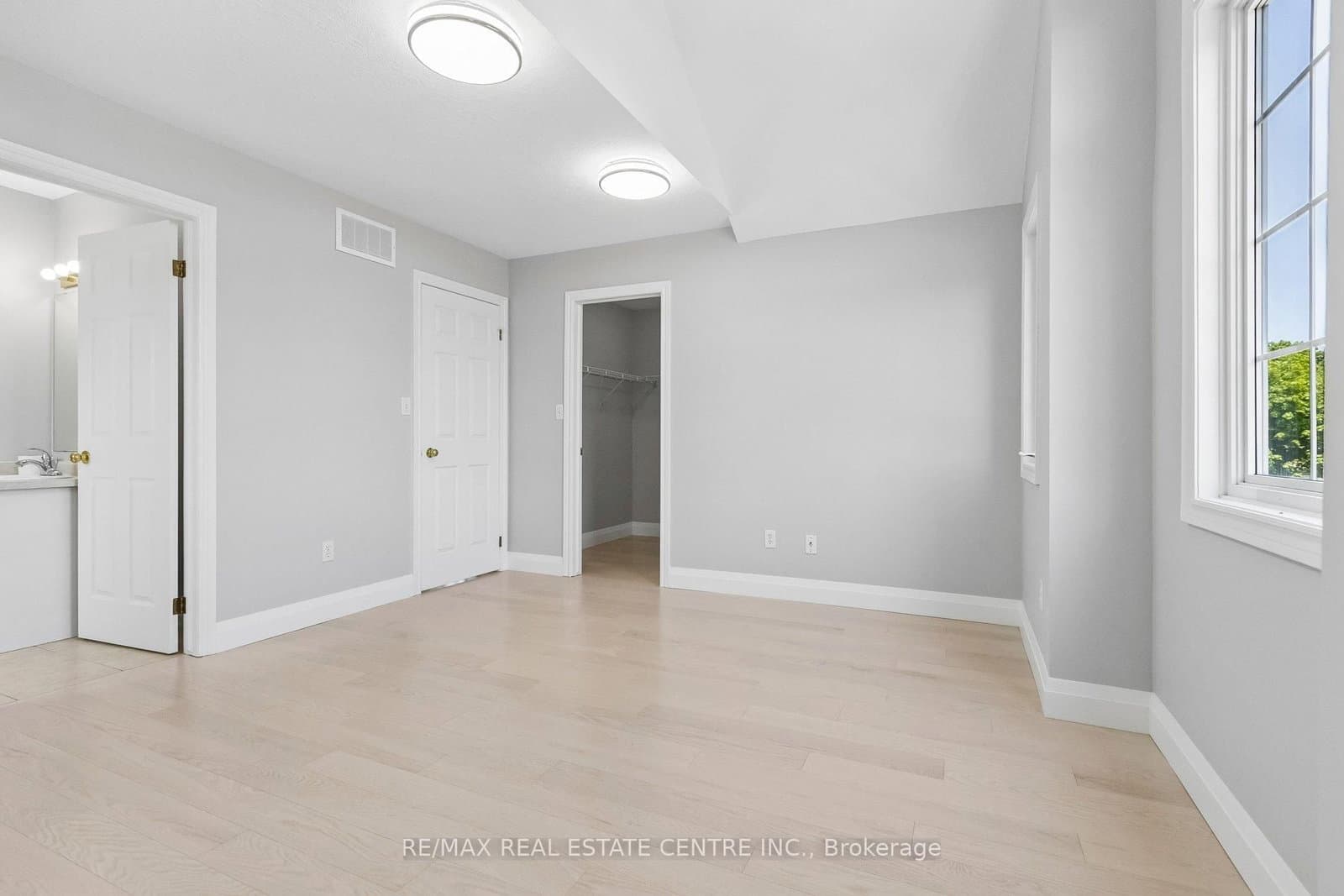 125 Flaherty Drive thumbnail 30