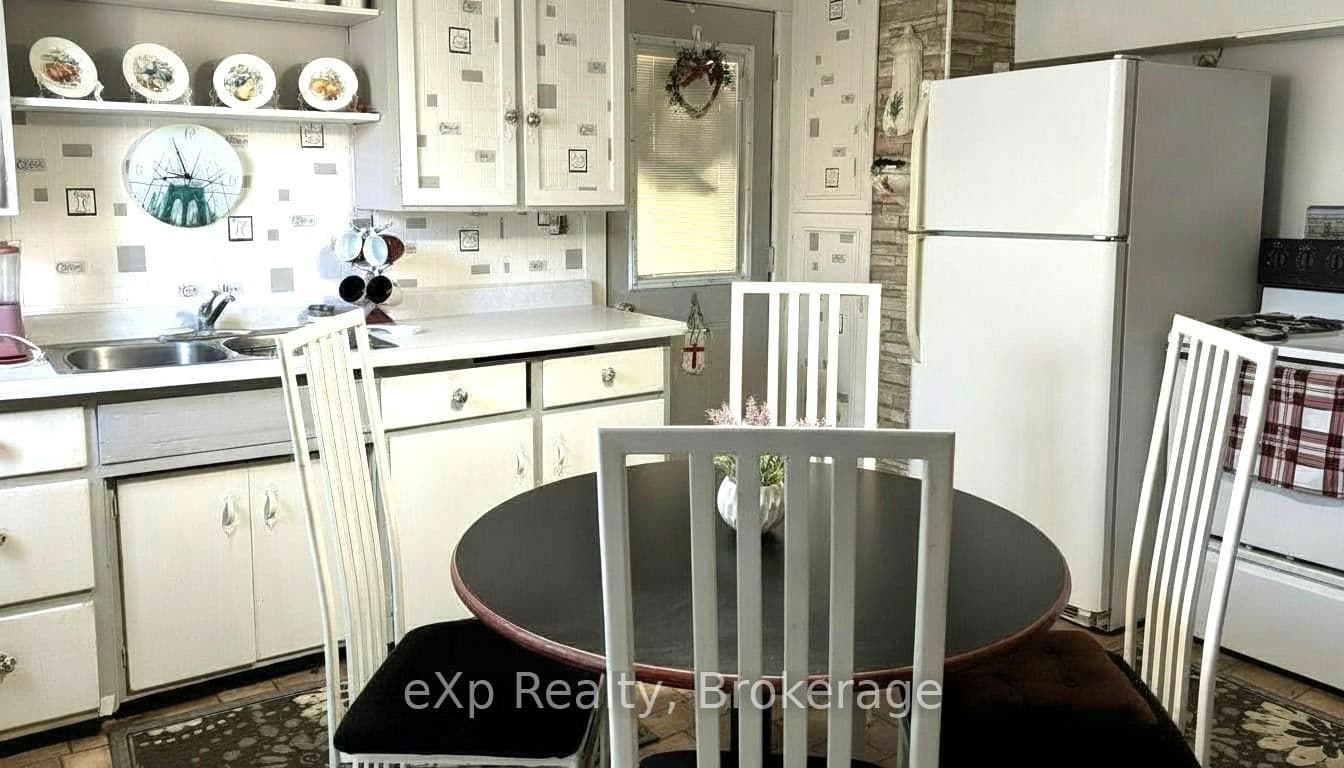 385 11th Avenue thumbnail 9