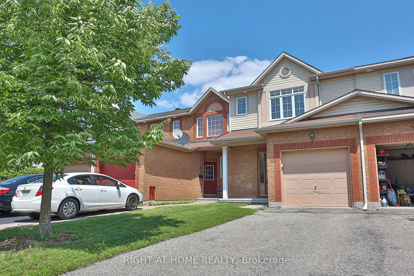 142 Lilibet Crescent E - Image 1
