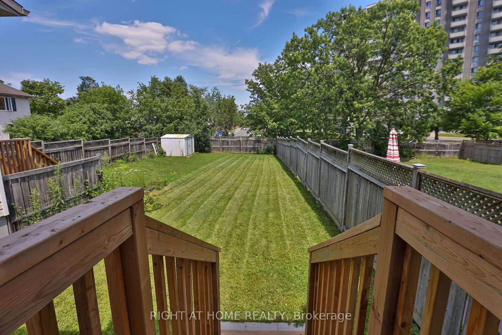142 Lilibet Crescent E thumbnail 25