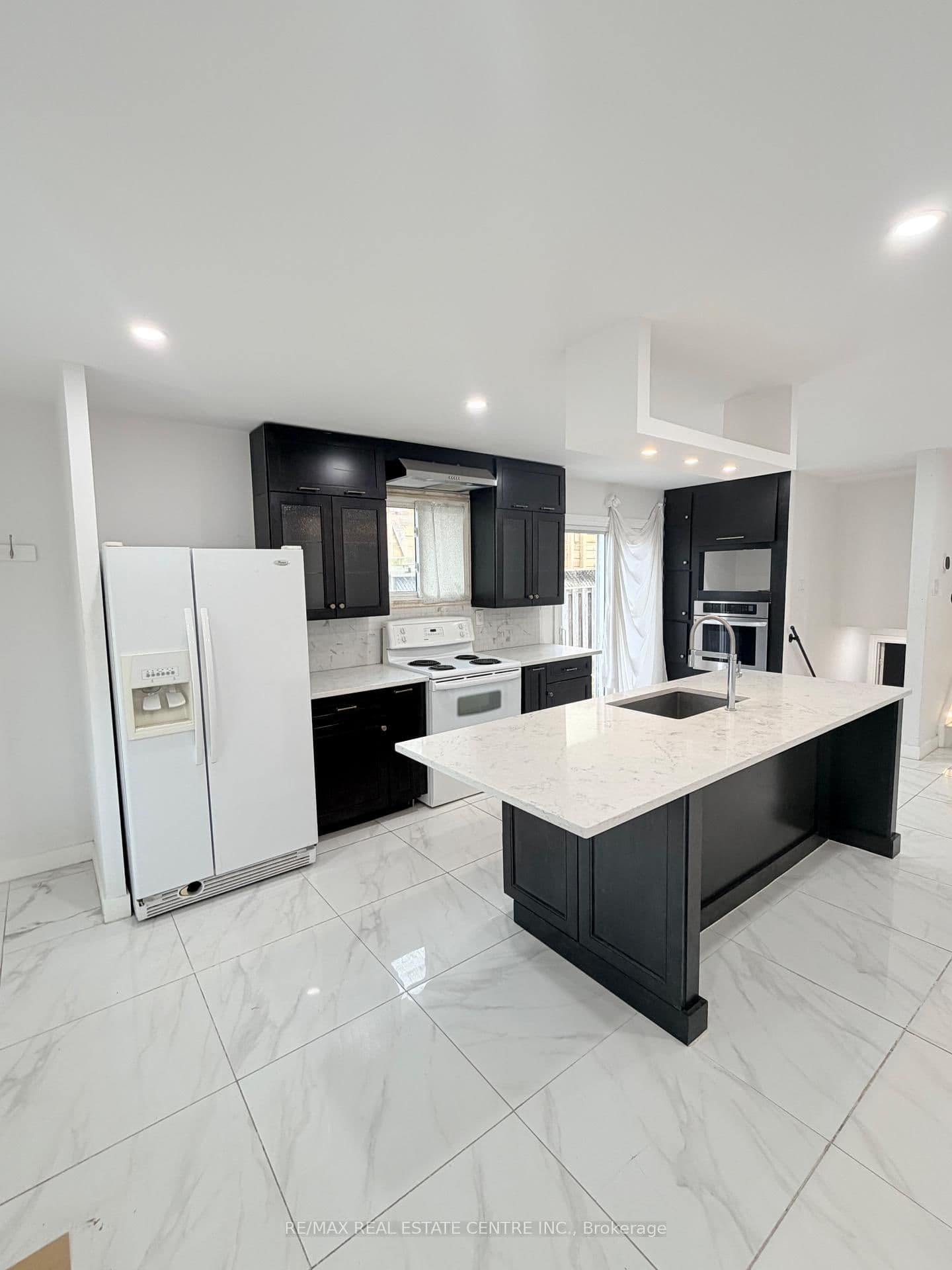 245 Heritage Drive thumbnail 5