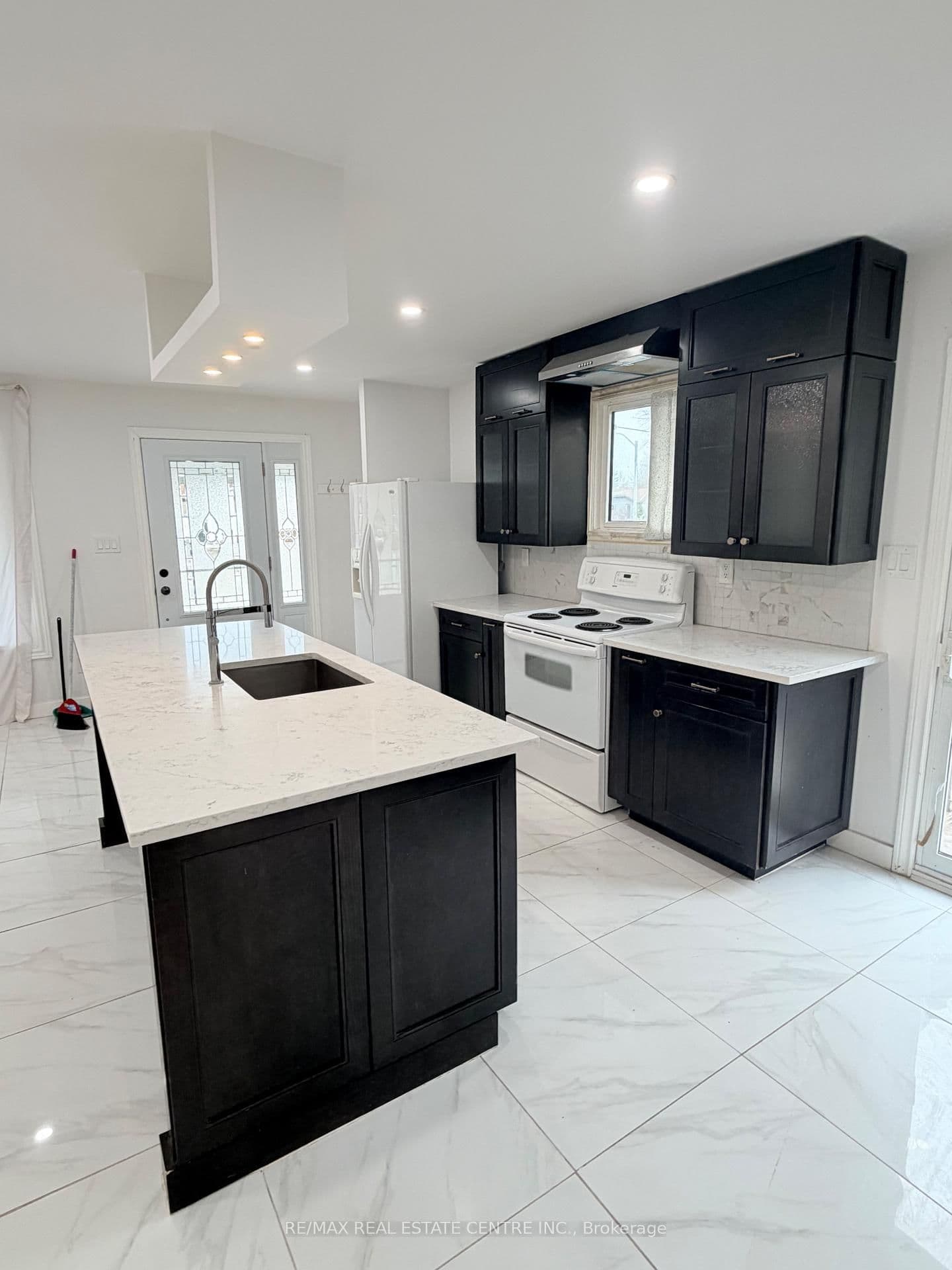 245 Heritage Drive thumbnail 7