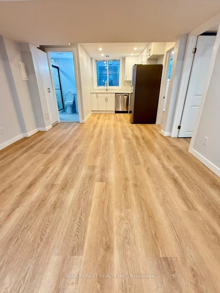 1458 Wright Crescent thumbnail 10