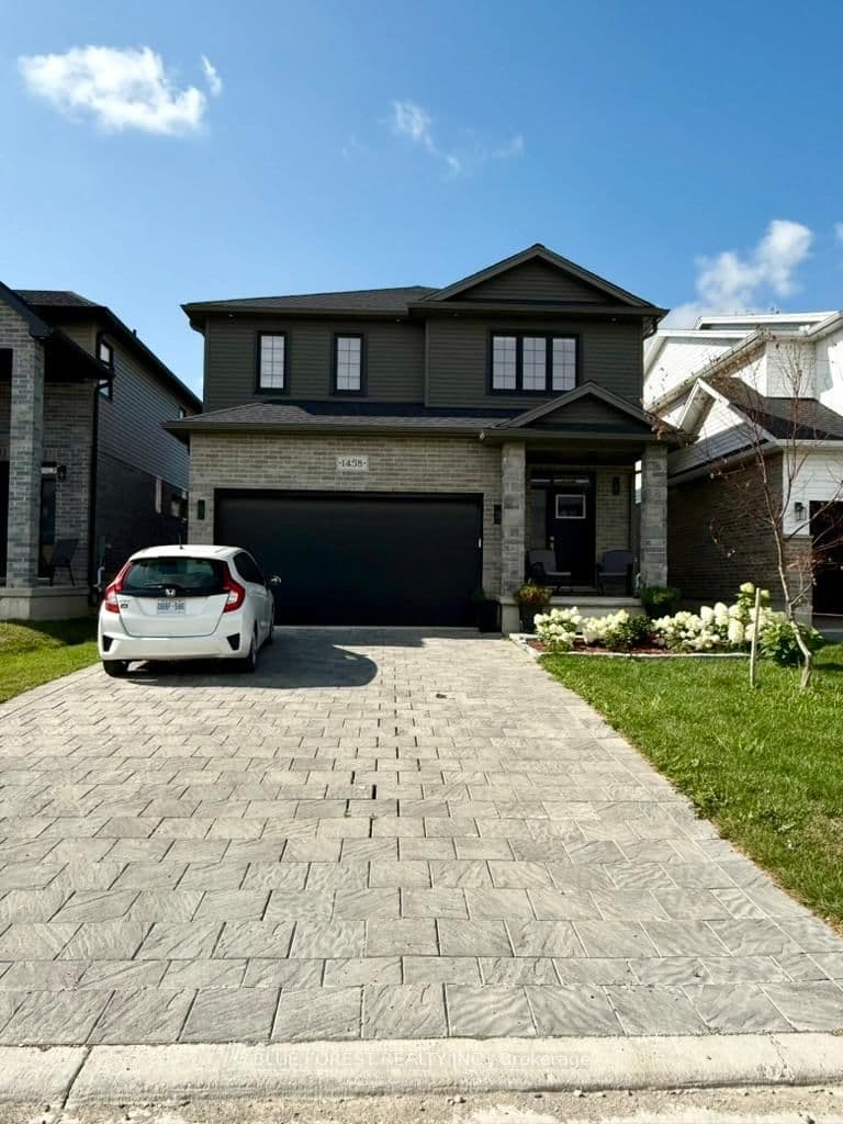 1458 Wright Crescent thumbnail 2