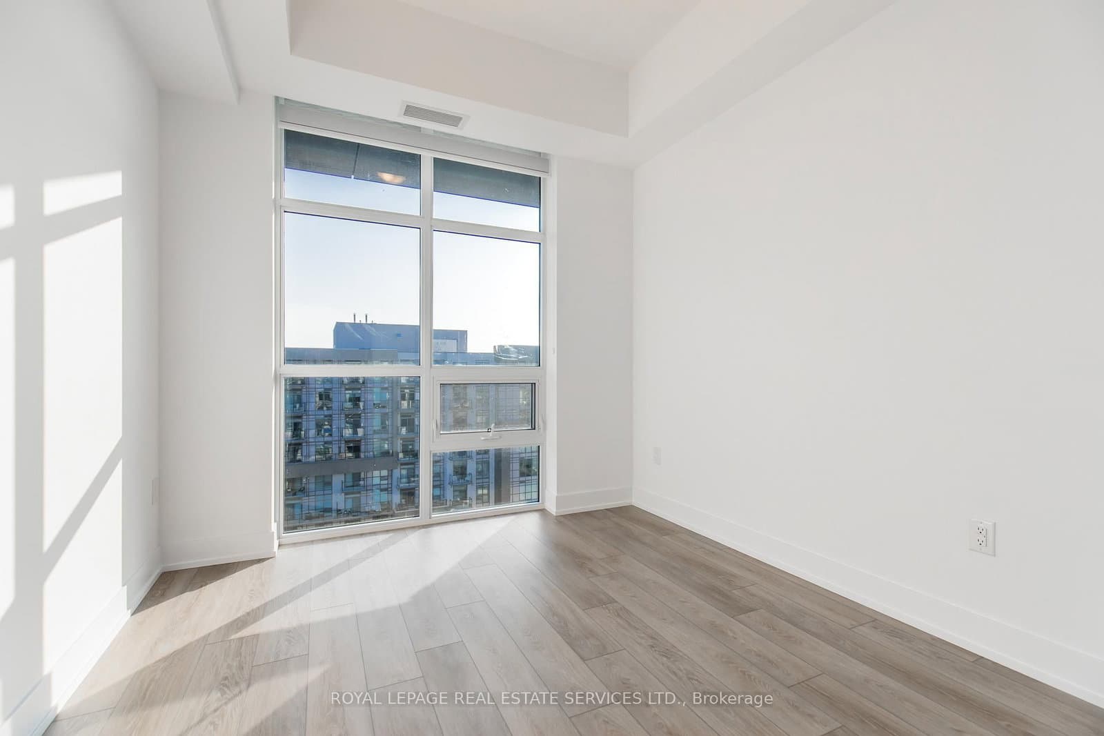 470 Dundas Street E, Unit 1211 thumbnail 16