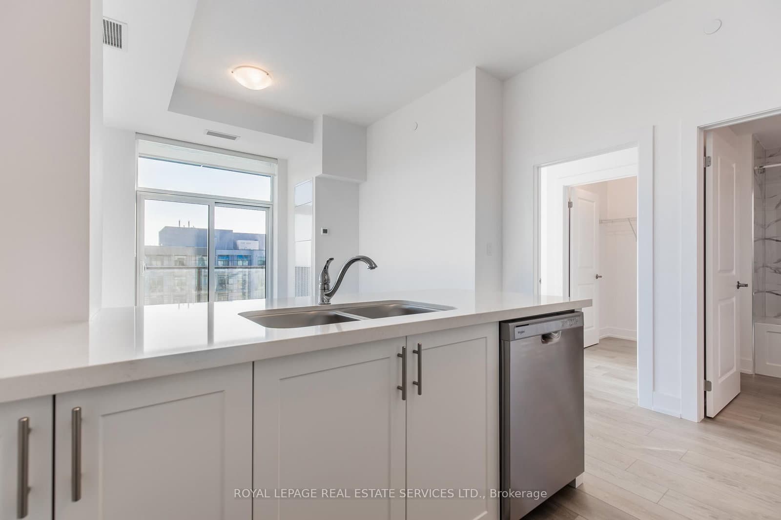 470 Dundas Street E, Unit 1211 thumbnail 7