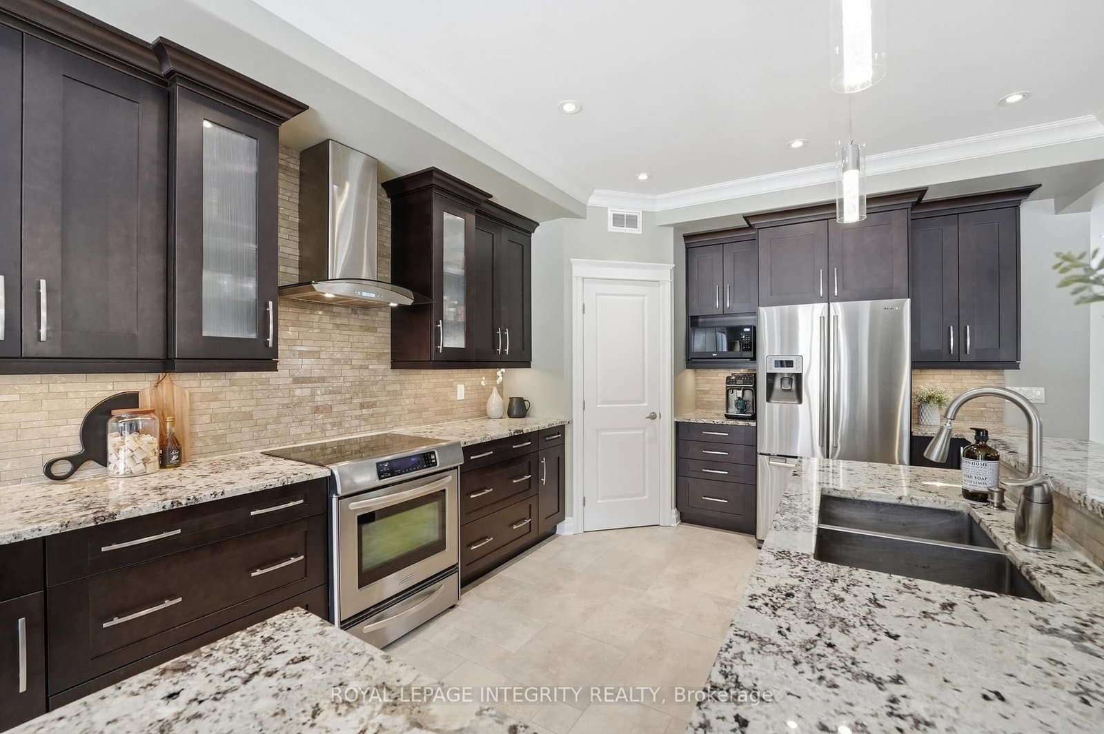 476 Ancaster Avenue thumbnail 3