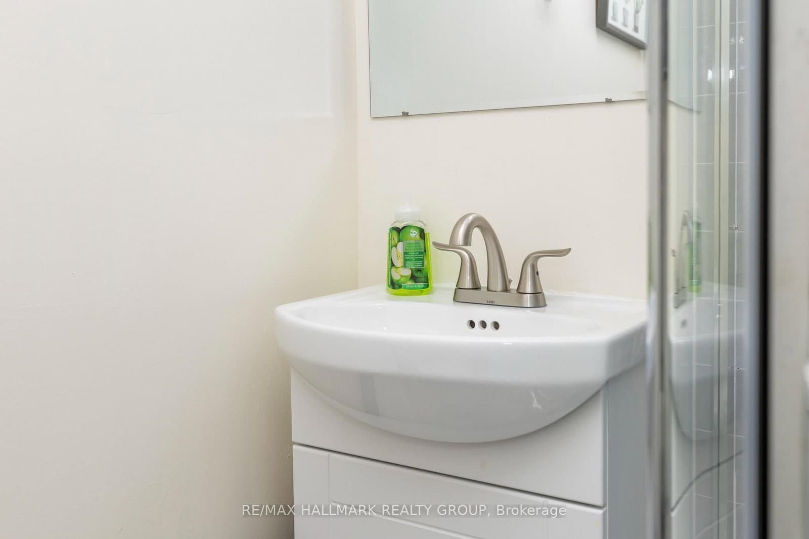 462 BRONSON Avenue, Unit 1 thumbnail 18