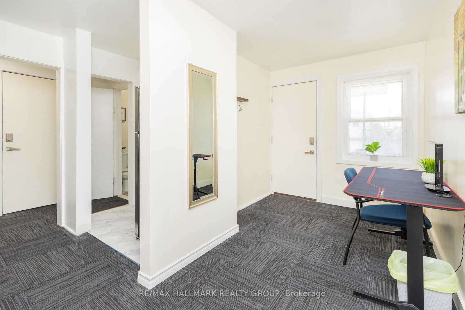 462 BRONSON Avenue, Unit 1 thumbnail 5