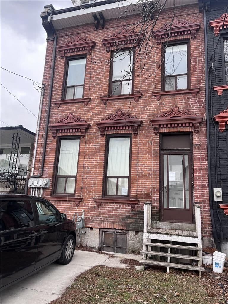 223 Park Street N - Image 1