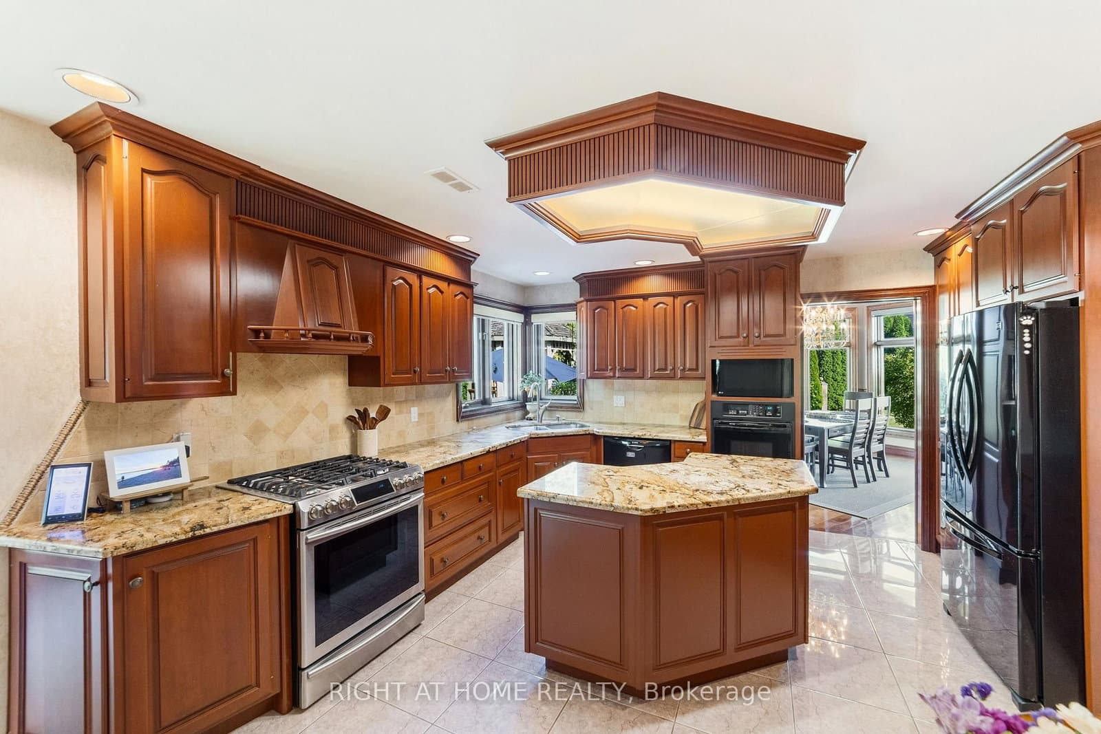 7775 St Augustine Crescent thumbnail 13