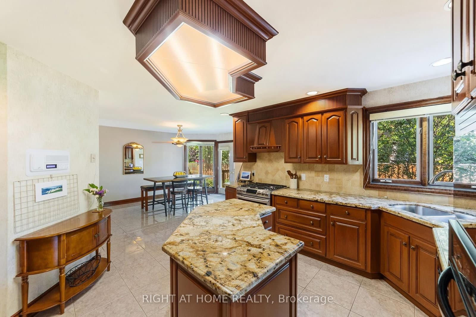 7775 St Augustine Crescent thumbnail 17