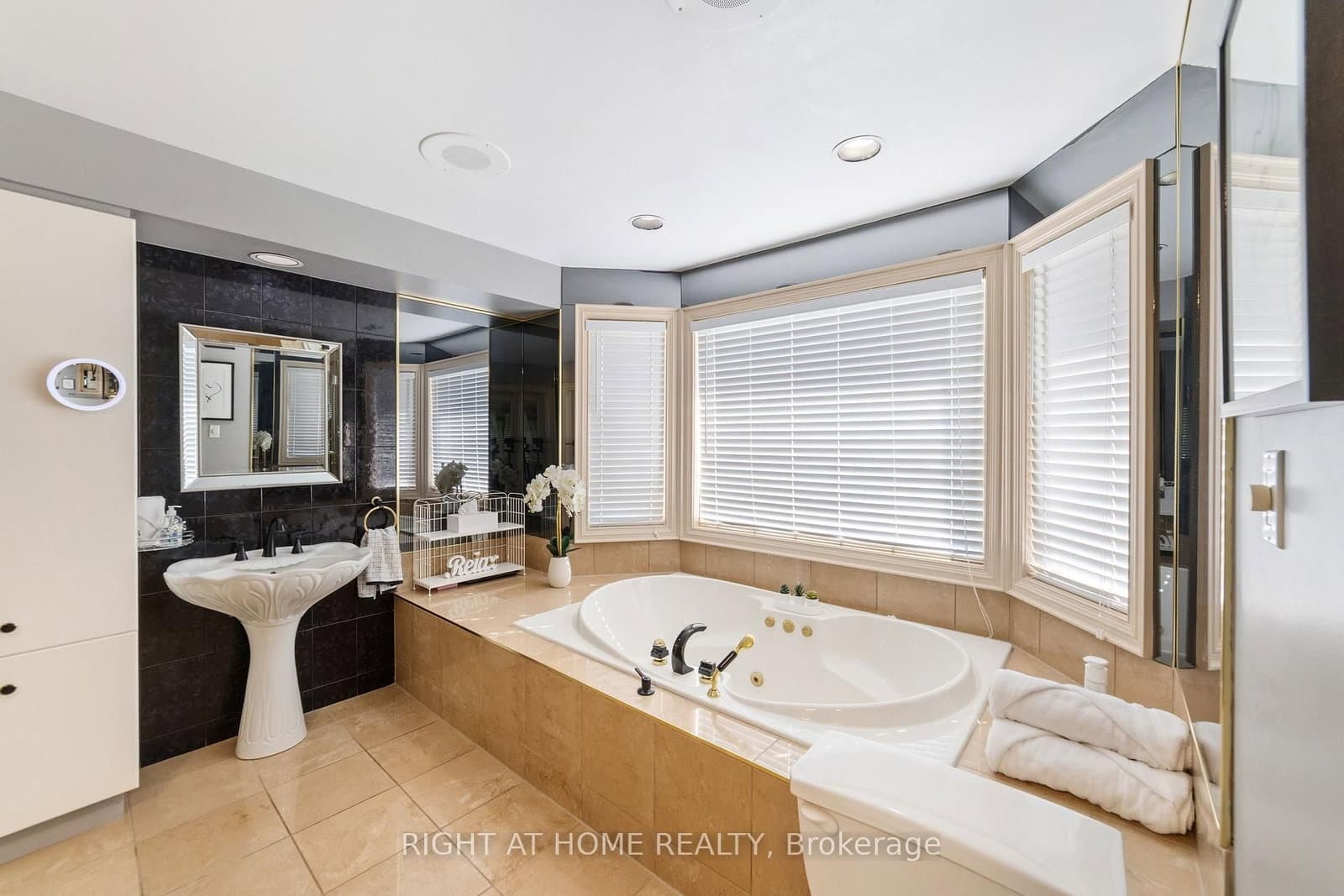 7775 St Augustine Crescent thumbnail 23